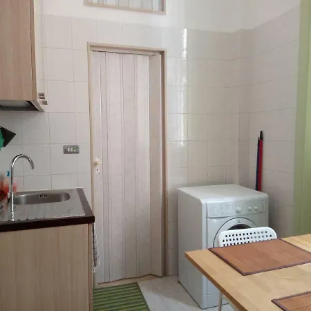 Campus House Apartment *